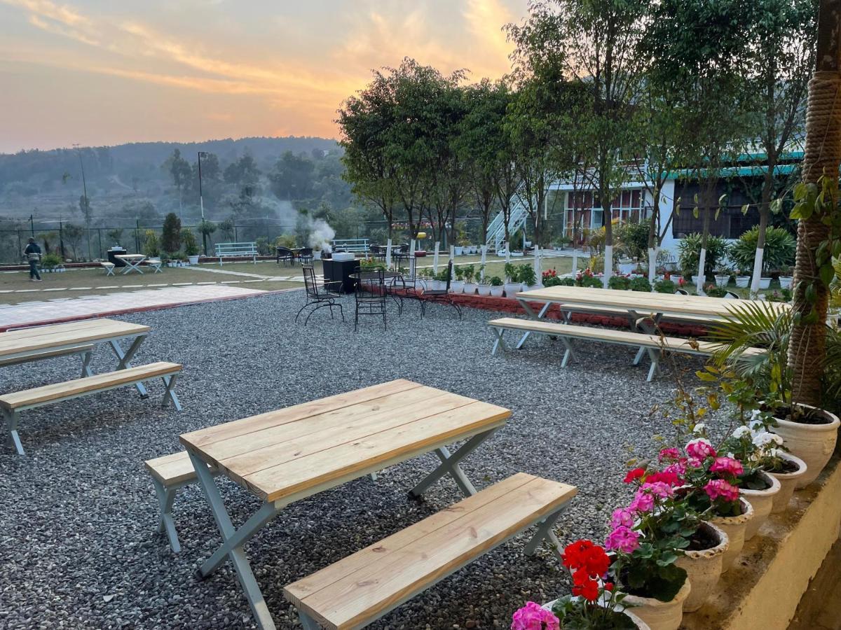 Saraiville- Luxury Riverside Cottages Dehradun Exterior photo