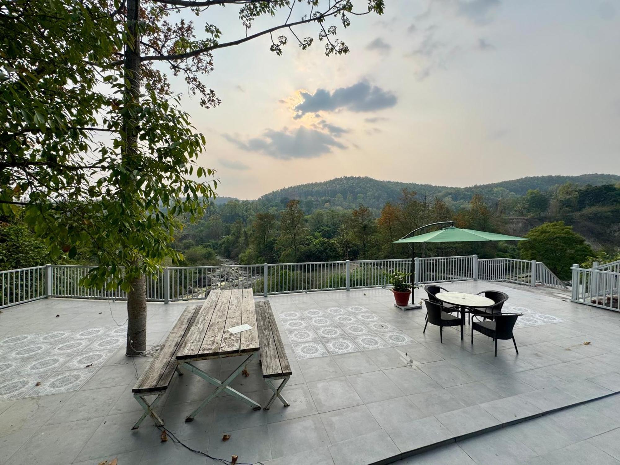 Saraiville- Luxury Riverside Cottages Dehradun Exterior photo